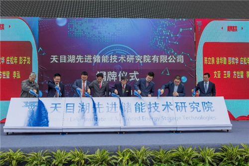 1653902848441034814.png 1592485292560311.png